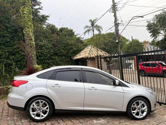 FORD FOCUS 2.0 SE FASTBACK 16V FLEX 4P POWERSHIFT FORD FOCUS 2.0 SE FASTBACK 16V FLEX 4P POWERSHIFT